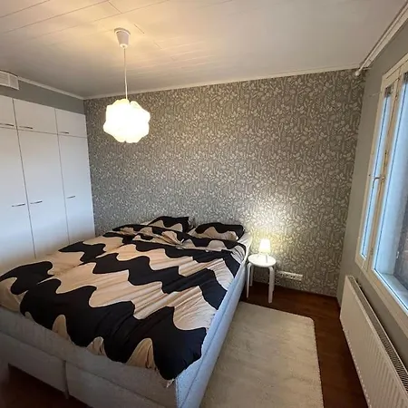 Kaksio Jaervinaekoealalla Sis. Autopaikan *